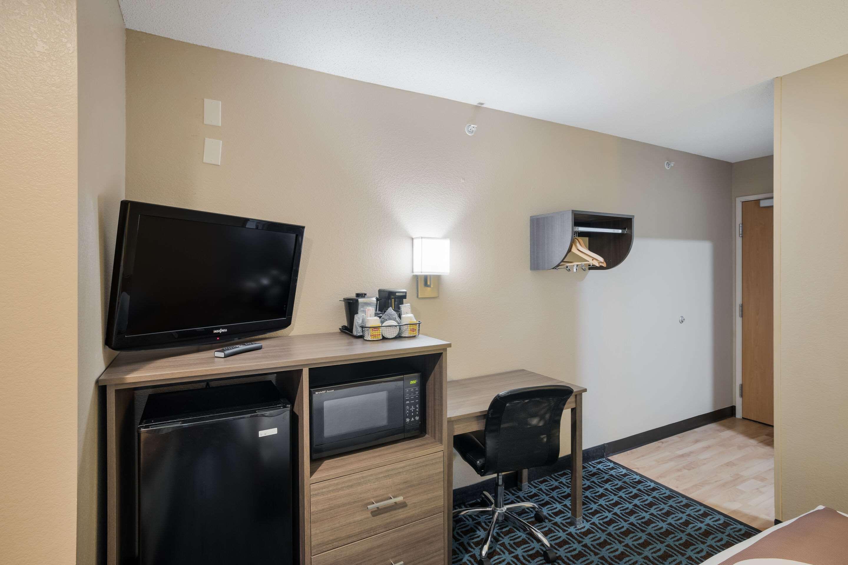 Sonesta Essential Hotel Blue Springs Esterno foto