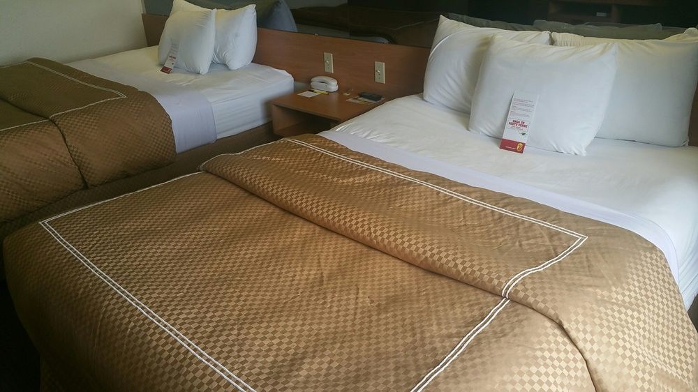Sonesta Essential Hotel Blue Springs Esterno foto